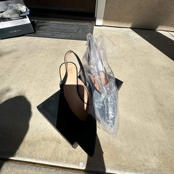 Black low heel - Picture 4 of 4